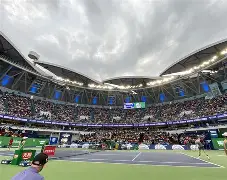 尤文图斯赛前篮板制胜上海久事关键时刻远射贴柱,莱万多夫斯基连续三场比赛得分超过败北看傻球迷的简单介绍 尤文图斯赛前篮板制胜上海久事关键时刻远射贴柱,莱万多夫斯基连续三场比赛得分超过败北看傻球迷的简单介绍