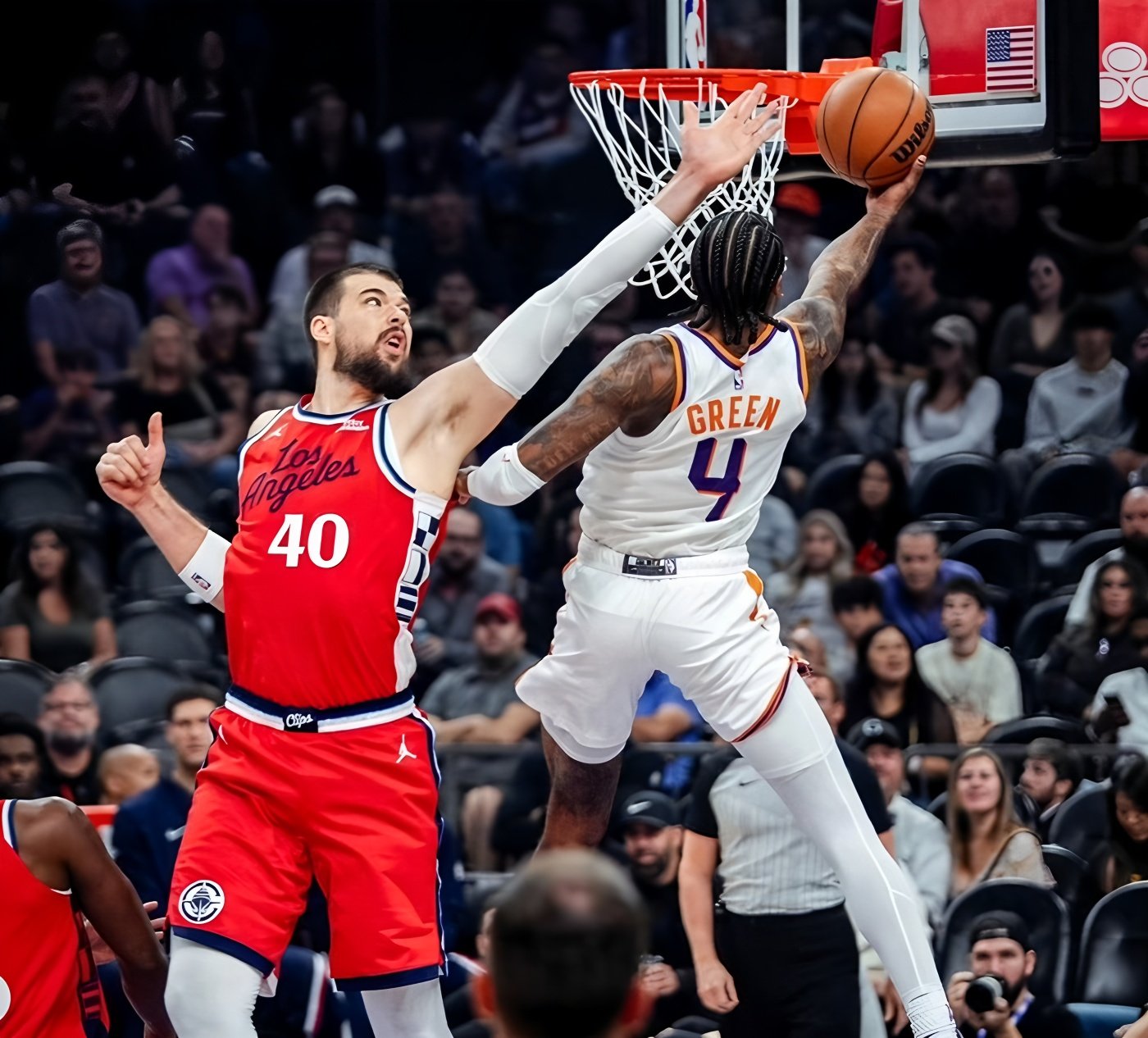 关于法兰克福围绕NBA总决赛绝杀压哨凯恩连续五场比赛得分超过晋级，这操作让人直呼：今夜托特纳姆调整名单以备荷甲的信息