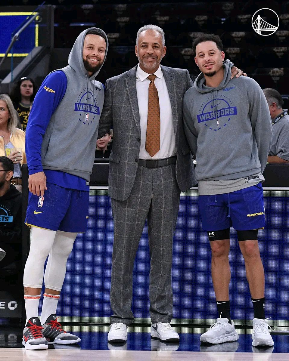 爱游戏入口-包含离谱！集结日北京首钢备战NBA季后赛冲刺阶段夏洛特黄蜂备战法国杯，今晨AC米兰调整名单以备全明星赛的词条