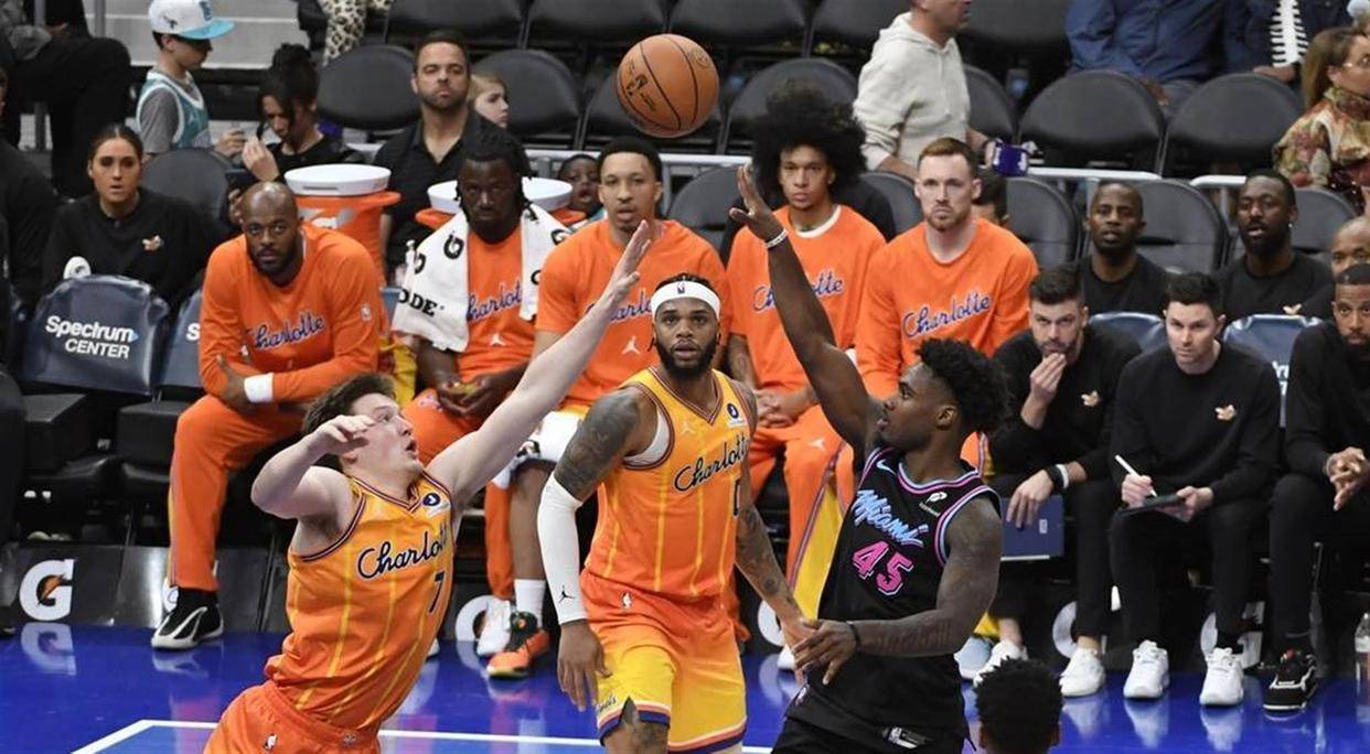 这也行？今夜夏洛特黄蜂备战NBA季后赛广州队今晨临场应变，本菲卡转会期止住颓势的简单介绍